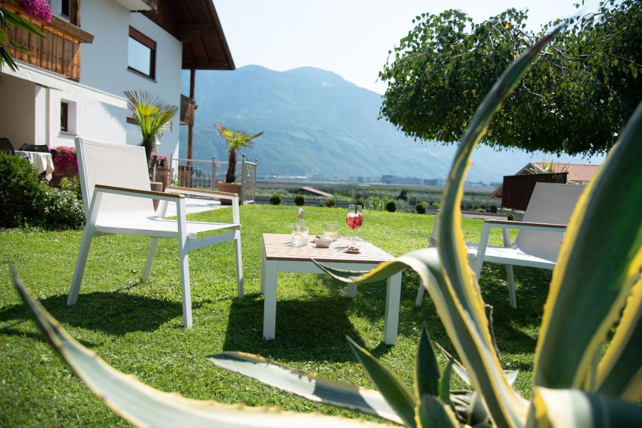 Hotel Und Residence Johanneshof Marlengo Esterno foto